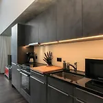 Apartment House Mojo