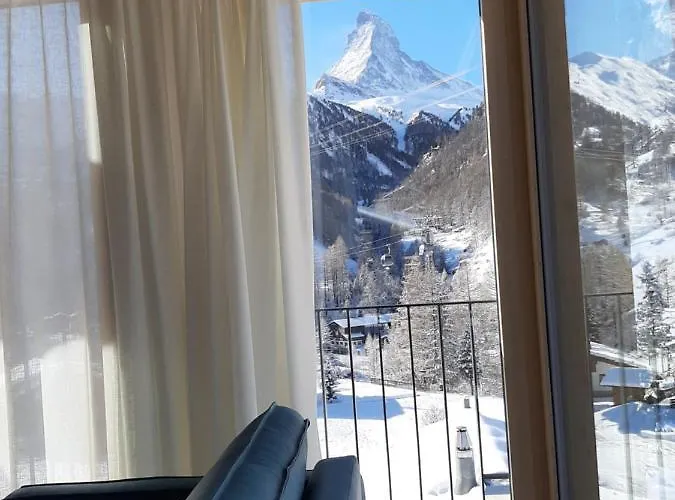 Apartment House Mojo *